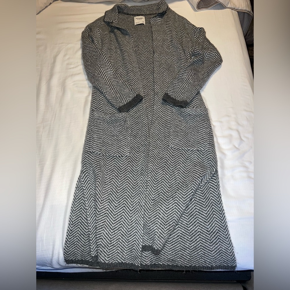 Abercrombie & Fitch Gray Chevron Cardigan